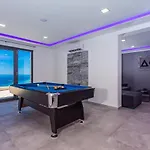 Belvedere With Heated Pool, Billiards, Media Room, Sea Views,10 Pax * אומיס