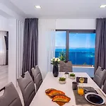 Belvedere With Heated Pool, Billiards, Media Room, Sea Views,10 Pax וילה *