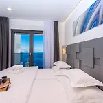 Belvedere With Heated Pool, Billiards, Media Room, Sea Views,10 Pax וילה