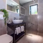 וילה Belvedere With Heated Pool, Billiards, Media Room, Sea Views,10 Pax אומיס