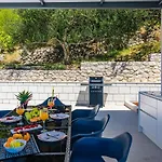 וילה Belvedere With Heated Pool, Billiards, Media Room, Sea Views,10 Pax *