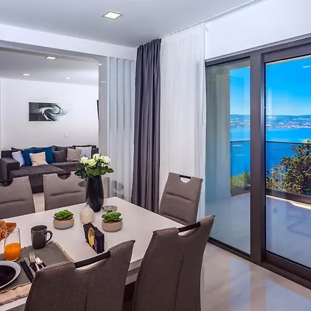 Villa Belvedere With Heated Pool, Billiards, Media Room, Sea Views,10 Pax Omis