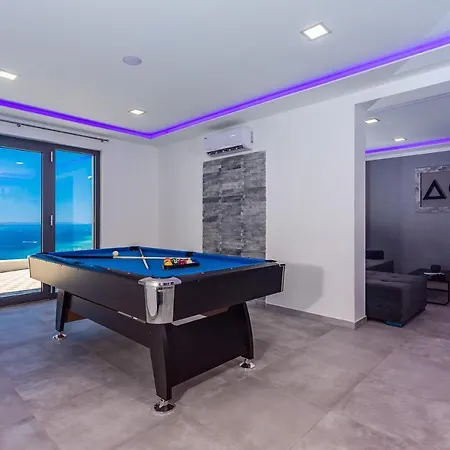 Belvedere With Heated Pool, Billiards, Media Room, Sea Views,10 Pax * Omis