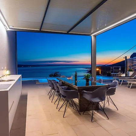 Belvedere With Heated Pool, Billiards, Media Room, Sea Views,10 Pax * Omiš