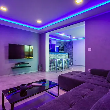 Belvedere With Heated Pool, Billiards, Media Room, Sea Views,10 Pax * 奥米什