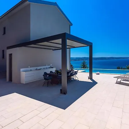 Belvedere With Heated Pool, Billiards, Media Room, Sea Views,10 Pax *
