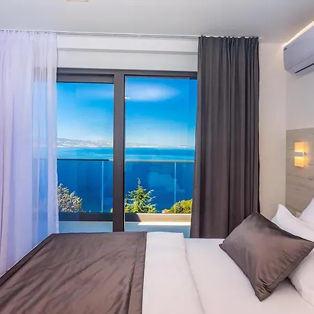Belvedere With Heated Pool, Billiards, Media Room, Sea Views,10 Pax *