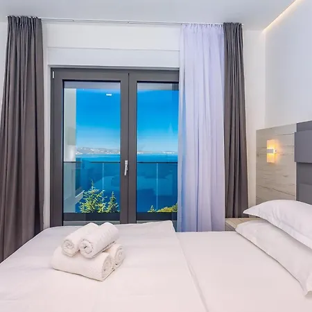 Belvedere With Heated Pool, Billiards, Media Room, Sea Views,10 Pax *