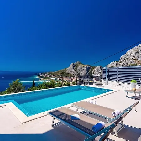 Belvedere With Heated Pool, Billiards, Media Room, Sea Views,10 Pax * Omiš