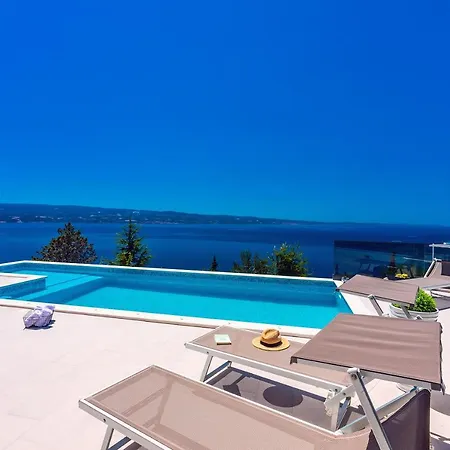 Belvedere With Heated Pool, Billiards, Media Room, Sea Views,10 Pax * 奥米什