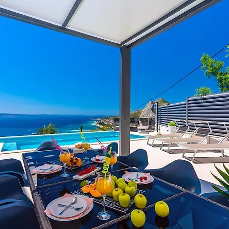 Villa Belvedere With Heated Pool, Billiards, Media Room, Sea Views,10 Pax