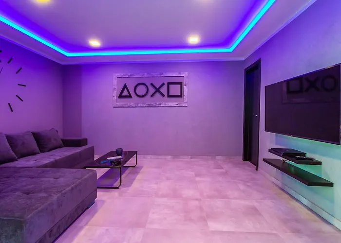 Belvedere With Heated Pool, Billiards, Media Room, Sea Views,10 Pax