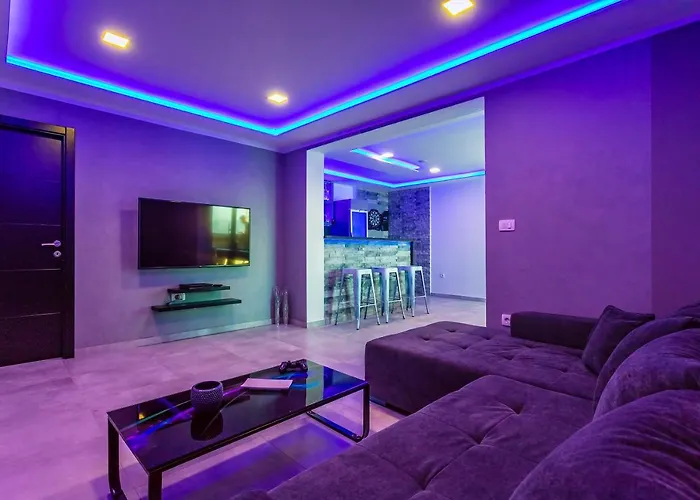 Belvedere With Heated Pool, Billiards, Media Room, Sea Views,10 Pax * Omiš