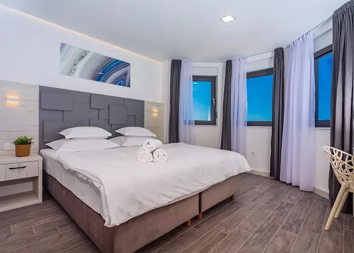 Belvedere With Heated Pool, Billiards, Media Room, Sea Views,10 Pax Villa Omiš