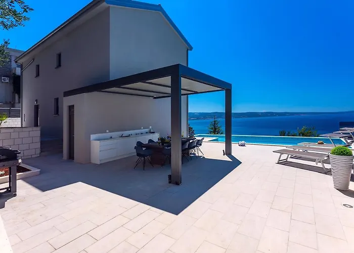 Belvedere With Heated Pool, Billiards, Media Room, Sea Views,10 Pax *