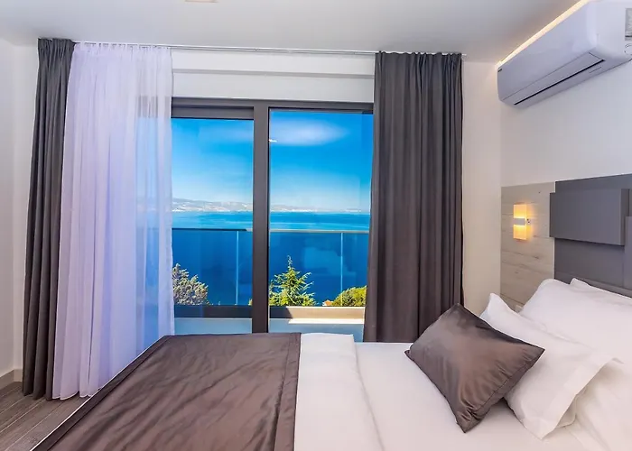 Belvedere With Heated Pool, Billiards, Media Room, Sea Views,10 Pax *