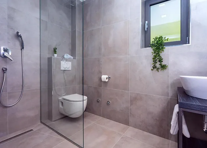 Belvedere With Heated Pool, Billiards, Media Room, Sea Views,10 Pax Villa Omiš