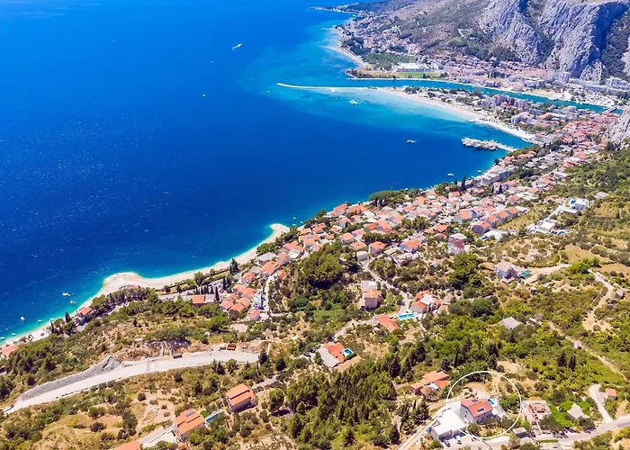 Belvedere With Heated Pool, Billiards, Media Room, Sea Views,10 Pax Villa *