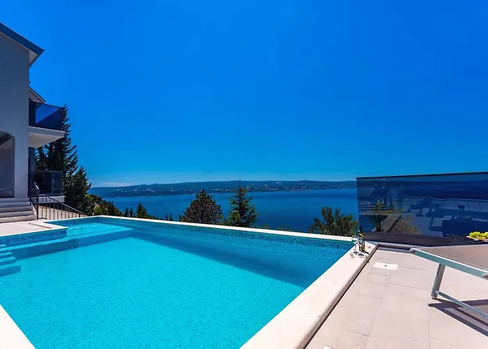 Belvedere With Heated Pool, Billiards, Media Room, Sea Views,10 Pax Omiš